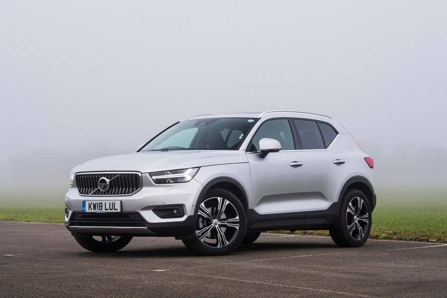  Volvo XC40 T4 Inscription 2018 года  (UK) (фото 1 из 15)